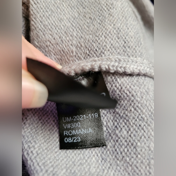 UNBOUND Heritage Knit Sweater 100% Merino Wool Men Size M Grey Quiet Luxury READ - Picture 15 of 16